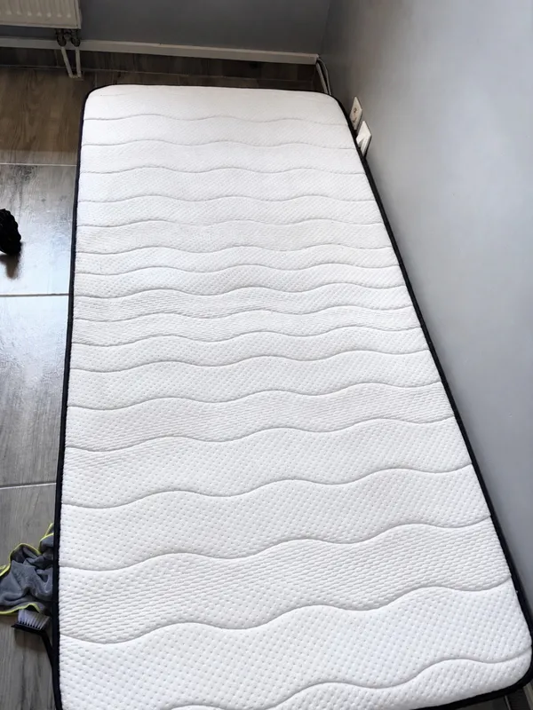 Matelas propre après nettoyage vapeur